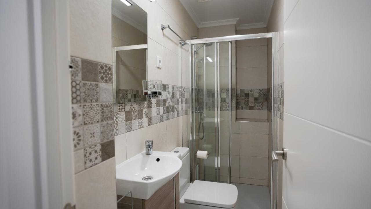 Stylish & Spacious Family Apartment Near Beach & Vibrant Historic Market Alicante Exterior foto